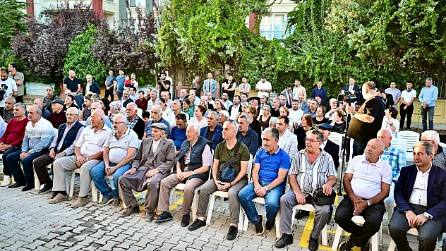Yeşilyurt Belediyesi Cemal Gürsel Mahallesi'nde Vatandaşla Buluştu