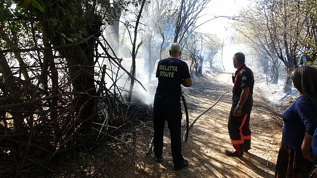 Yeşilyurt'ta Bahçede Yakılan Çöpler Yangına Dönüştü