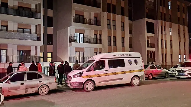 Yüksekten Düşen Genç Kız Yoğun Bakımda