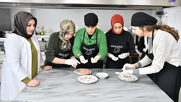 Yeşilyurt'ta Bilgisayardan Gastronomiye Ücretsiz Eğitim Fırsatı