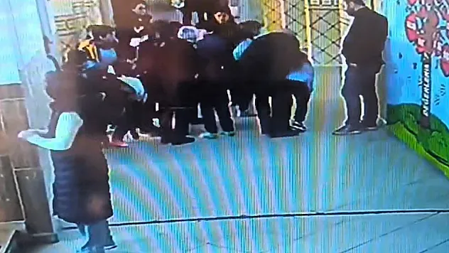 Yeşilyurt'ta Boğazına Şeker Kaçan Öğrenciyi Öğretmeni Kurtardı!