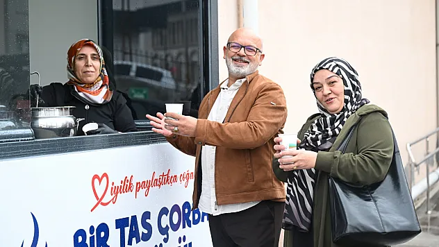 Yeşilyurt'ta Her Sabah 2 Saat Sıcak Çorba İkramı!