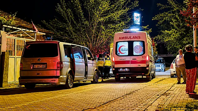 Yeşilyurt'ta İki Grup Karşı Karşıya Geldi,3 Yaralı!