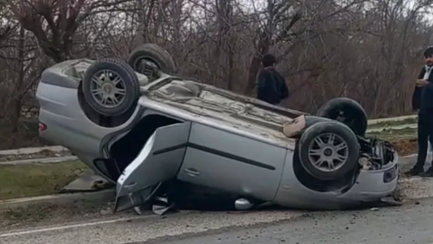 Yeşilyurt'ta Kaza: Otomobil Ters Döndü, 3 Kişi Yara Almadan Kurtuldu!