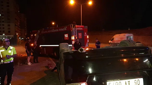 Yeşilyurt'ta otomobil devrildi: 1 yaralı!