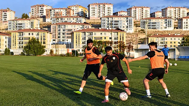 Yeşilyurtspor'da Adanaspor Alarmı! Yeşil-Beyazlılar Tarihi Serinin Peşinde