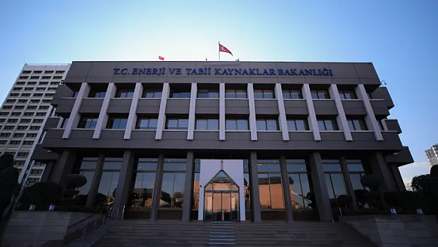 YKS'de İlk 100 Bine Girenlere Büyük Fırsat! Burs Programı Büyüyor
