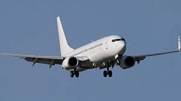 Yolcu Uçağı İniş Takımlarındaki Arıza Nedeniyle Geri Döndü