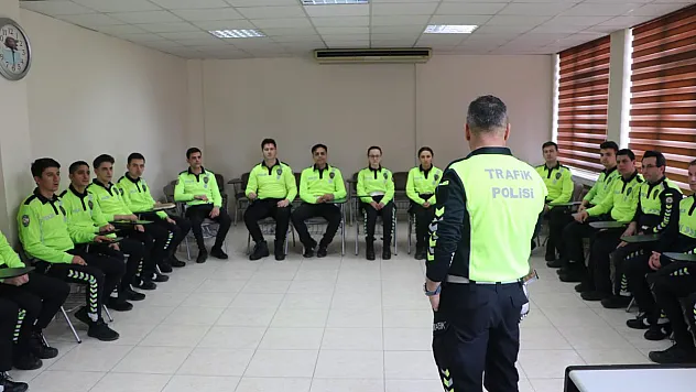 Yollardaki Gizli Kahramanlar Burada Yetişiyor! 24 Zorlu Eğitimden Geçiyorlar