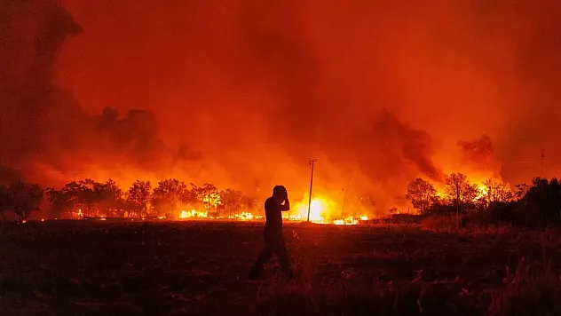 Yunanistan'da Alevlerle Zorlu Mücadele: Patra, Sakız Adası ve Epir'de Tahliyeler Devam Ediyor