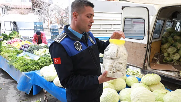 Zabıtadan Semt Pazarlarında Hijyen ve Fiyat Denetimi!