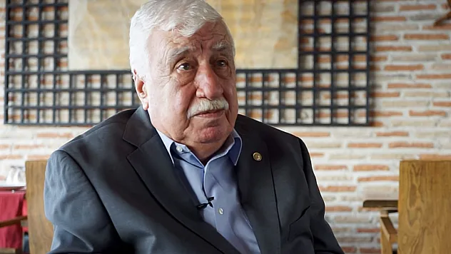 Zarafetiyle Hatırlanacak: Ahmet Gülhan 85 Yaşında Hayatını Kaybetti