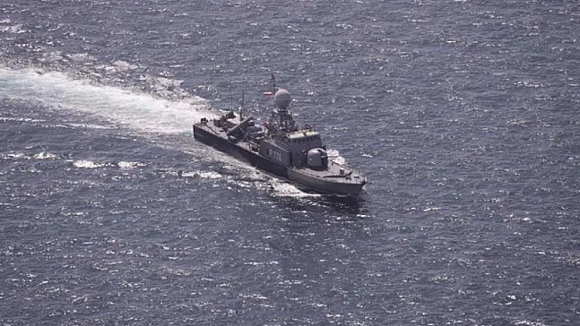 İran Donanmasına Ait Savaş Gemisi Battı! Çok Sayıda Kayıp Var