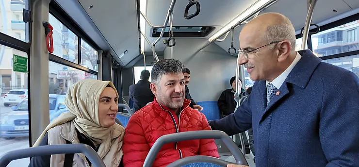 Başkan Er Kadın Personel ve Vatandaşlarla Bir Arada: 8 Mart Etkinliği!