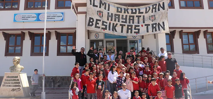 Beşiktaş Taraftar Grupları Malatya'da Köy Okulları ve Onkoloji Servisindeki Çocukları Ziyaret Etti
