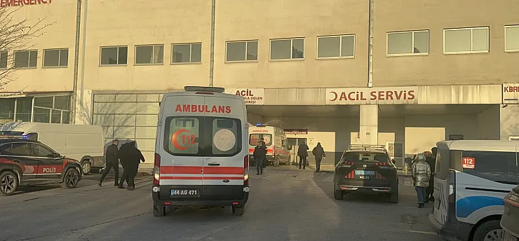 Buhara Bulvarı'nda kaza: Motosikletteki 2 kişi yaralandı