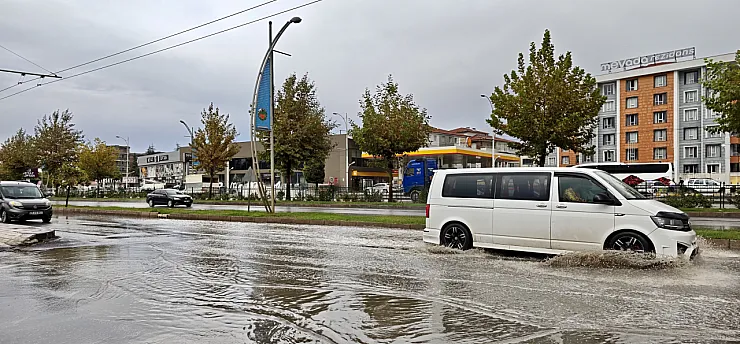 Çevreyolunda Sürücülere Zor Anlar! Malatya İçin Meteoroloji'den Üst Üste Uyarılar