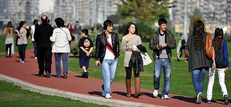 Dışarıdan Gelen Pişman mı? Malatya İçin Enkaz Çıkışı ve Gençlerin Yanıtı