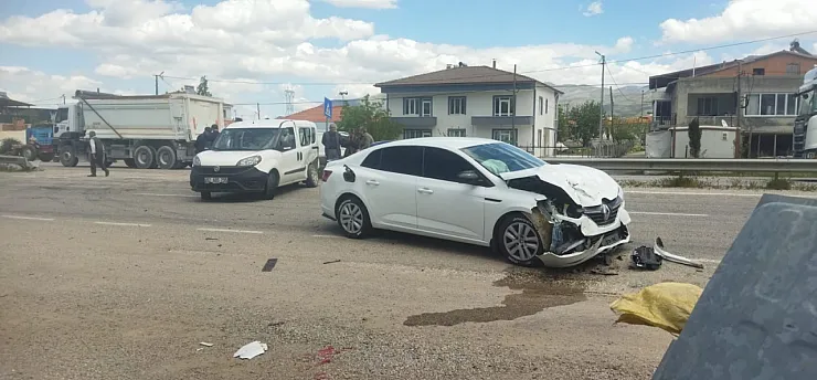 Doğanşehir Savaklı Mahallesi'nde Trafik Kazası! 2 Kişi Hastaneye Kaldırıldı