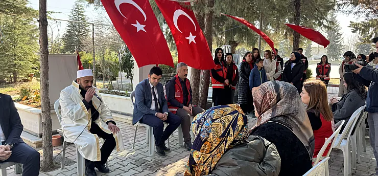 Dualarla Anılan Kahramanlar: Malatya'da Çocuklardan Şehitlik Ziyareti