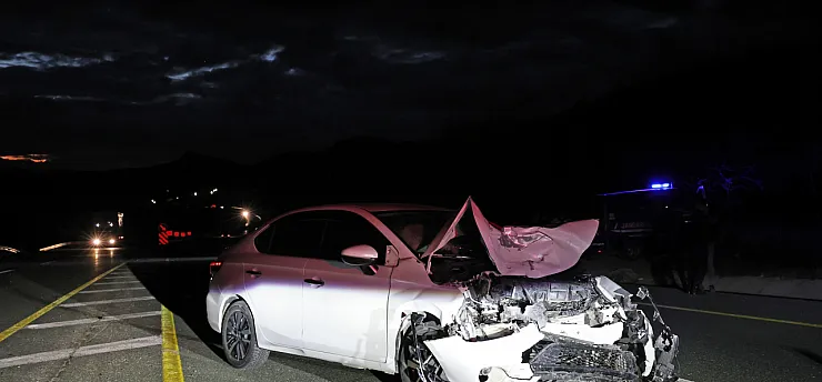 Elazığ-Malatya Yolunda Kaza: 3 Kişi Yaralı