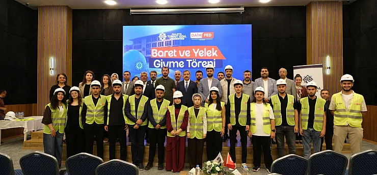 Genç Mühendisler Sektörle Buluştu! İlk Baretlerini Teslim Aldılar