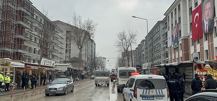 İnönü Caddesi'nde Konteyner Esnafı Yeni Yerine Taşınıyor!