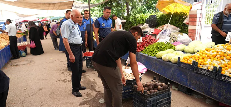 Malatya Battalgazi'de Semt Pazarı Denetimi! Zabıta Ekipleri Tezgâhları Mercek Altına Aldı