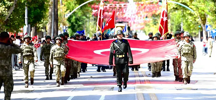 Malatya'da 30 Ağustos Coşkusu! Askerî Geçit Töreni Büyük İlgi Gördü