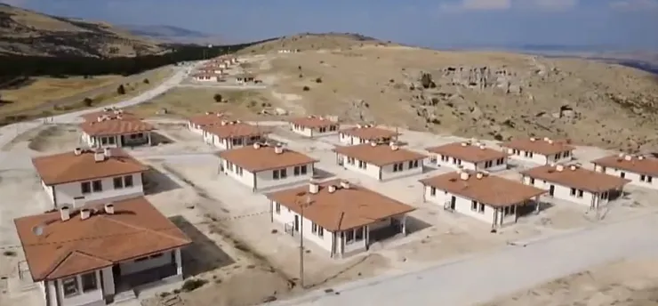 Malatya'da 30 Aile İçin Beklenen Gün Geldi! Deprem Konutlarının Anahtarları Teslim Ediliyor