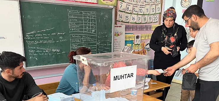 Malatya'da Ara Seçim Heyecanı! Vatandaşlar Sandık Başında