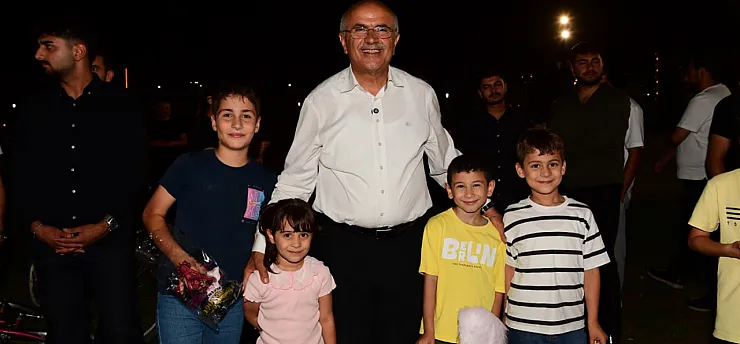 Malatya'da Başkan Sami Er'den Gençlerle Buluşma! Kent Parkı'nda Dikkat Çeken Mesajlar Verdi