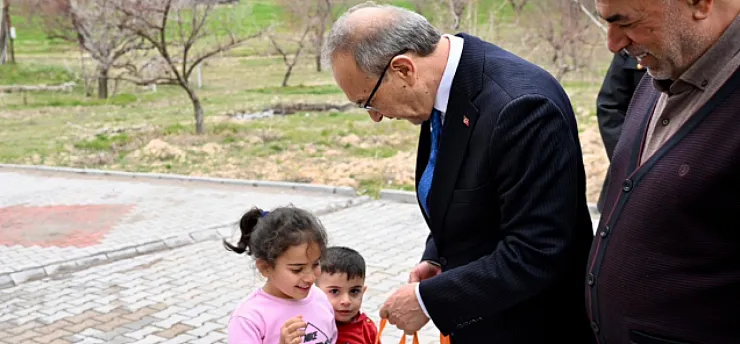 Malatya'da Bayram Mesaisi: Vali Seddar Yavuz Şehit Emanetlerini Yalnız Bırakmadı