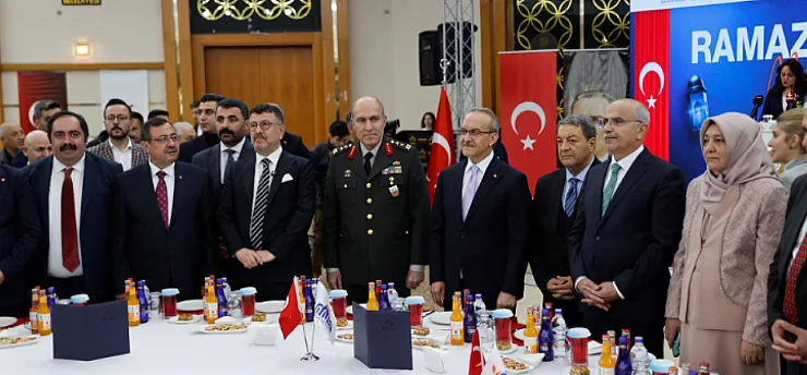 Malatya'da Bayram Zirvesi: Nikah Sarayı Tarihi Bir Kalabalığa Sahne Oldu!