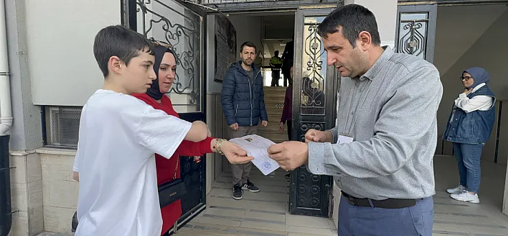 Malatya'da Bursluluk Sınavı Heyecanı! 19 Bin Öğrenci Geleceği İçin Yarıştı