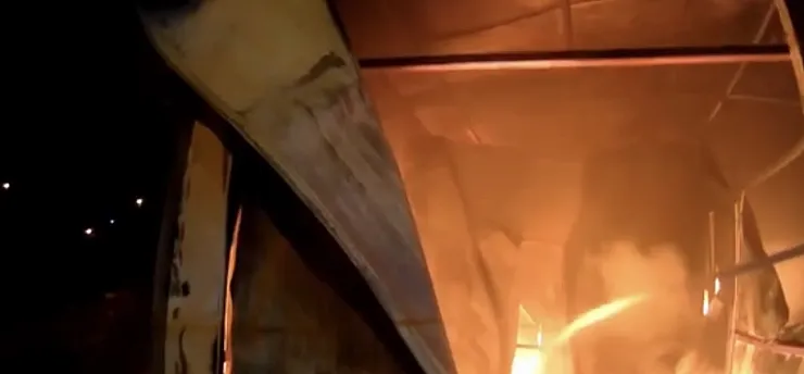 Malatya'da Depoda Korkutan Yangın! Ekipler Alevleri Büyümeden Durdurdu