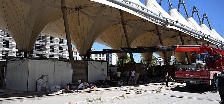 Malatya'da Deprem İzleri Bir Bir Siliniyor! Konteynerler Kaldırılıyor