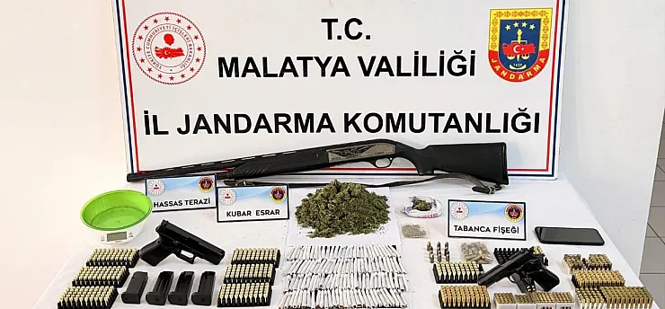 Malatya'da Dev Operasyon: Kilo Kilo Esrar ve Binlerce Mermi Ele Geçirildi!