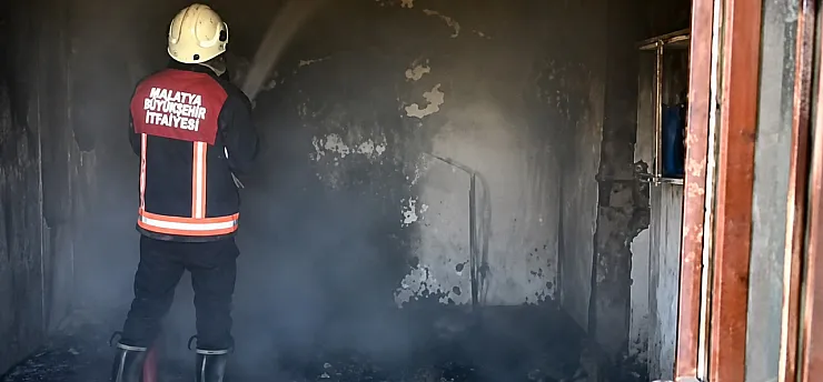 Malatya'da Evde Çıkan Yangın Can Aldı! Yaşlı Kadın Kurtarılamadı