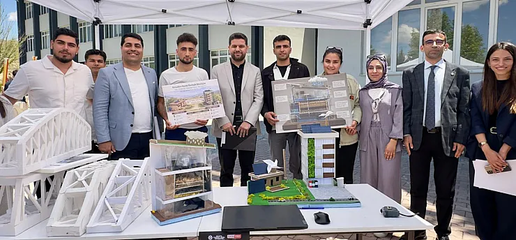 Malatya'da Genç Mühendisler Maket Köprüleriyle Yeteneklerini Sergiledi!