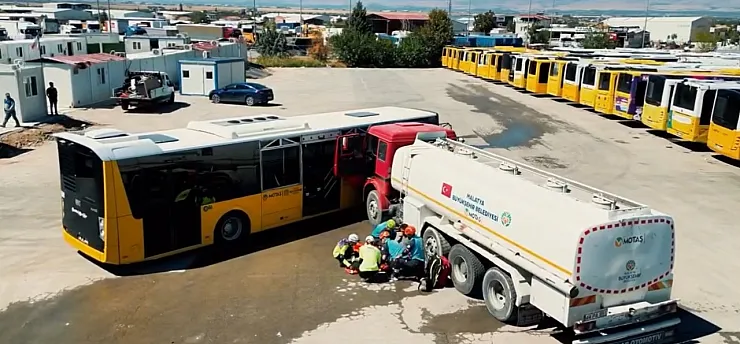 Malatya'da Gerçeği Aratmayan Kaza Tatbikatı! Yaralılar Ekipler Tarafından Kurtarıldı