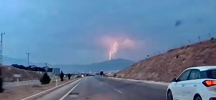 Malatya'da Gökyüzü Bir Anda Patladı!