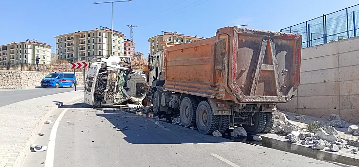 Malatya'da Hafriyat Kamyonunun Freni Boşaldı! 1 Yaralı