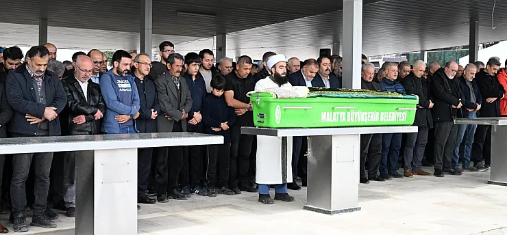 Malatya'da Havuzda Hayatını Kaybeden Öğretmen Toprağa Verildi