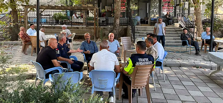 Malatya'da Jandarma Komutanına Mahalle Halkından Destek!
