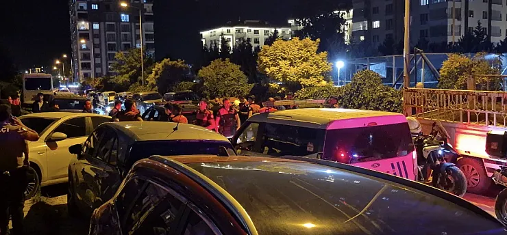 Malatya'da Konser Sonrası Bıçaklı Kavga! 1 Yaralı, 2 Gözaltı