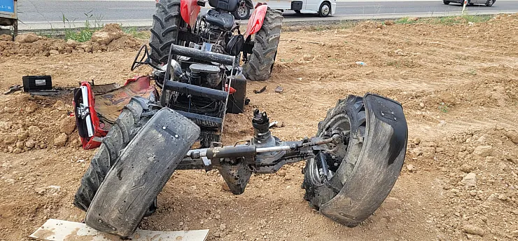 Malatya'da Kontrolden Çıkan Traktör Şarampole Devrildi