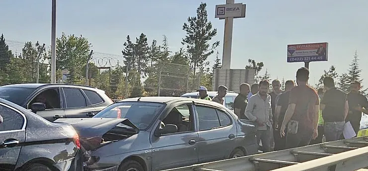 Malatya'da Korkutan Kaza! Beylerderesi Viyadüğü'nde Araçlar Birbirine Girdi!