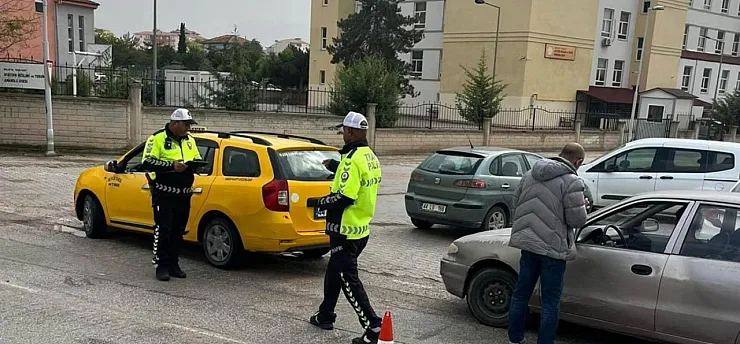 Malatya'da Okul Çevrelerinde Sıkı Denetim! Binlerce Kişi Sorgulandı