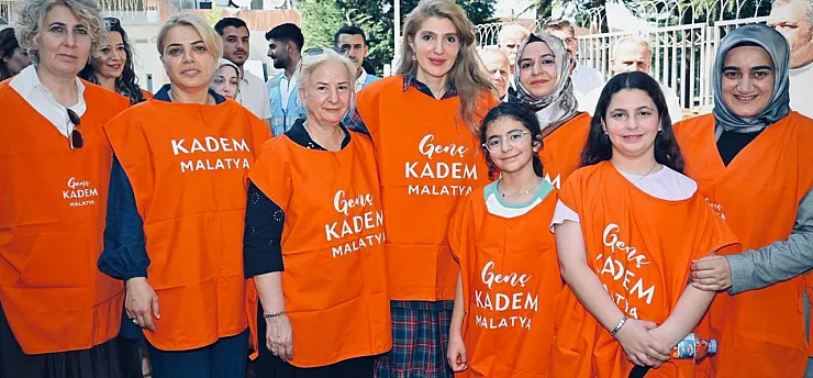 Malatya'da Örnek Organizasyon! Geri Dönüşüm İçin Fırçalar Aynı Hedefte Buluştu